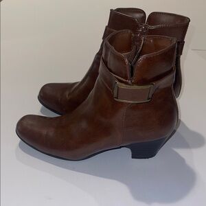 Cole haan brown heeled ankle boot buckle strapped Milo style sz 7